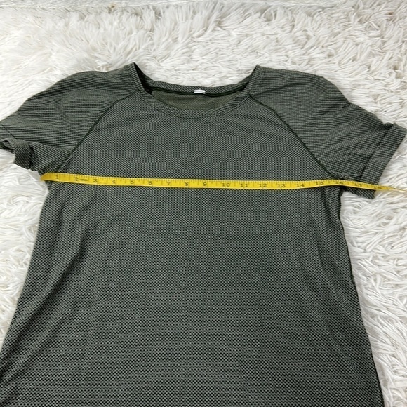 Lululemon Tried and True Tee - Picture 2 of 5